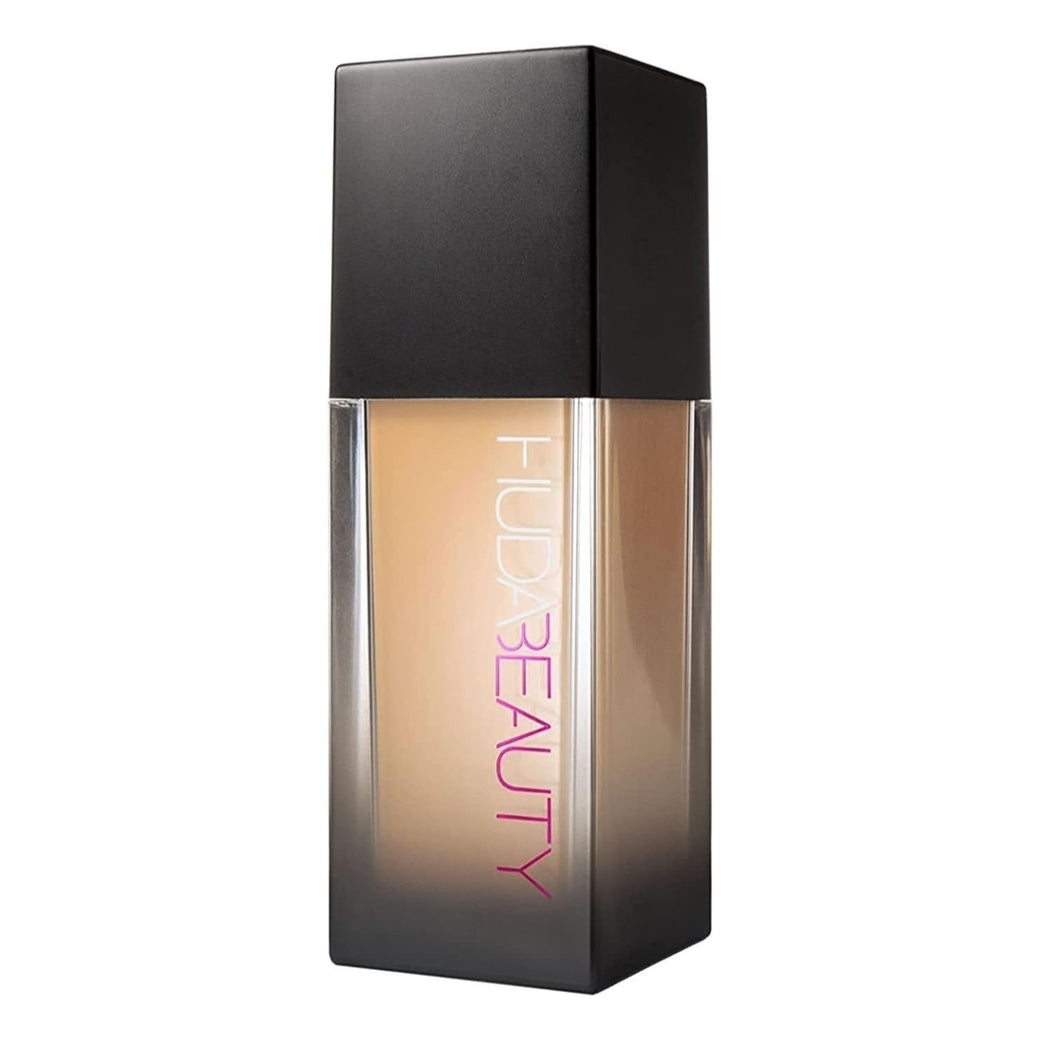 Huda Beauty Faux Filter Foundation in Latte 300N